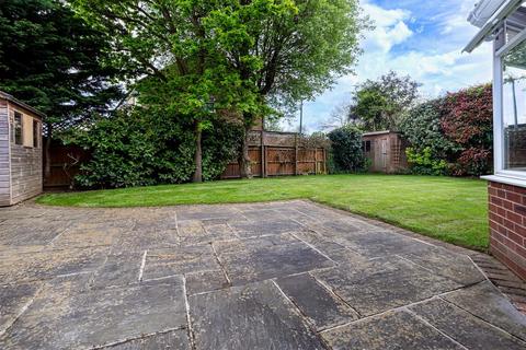 7 Cleves Close, Loughton, IG10 3NN