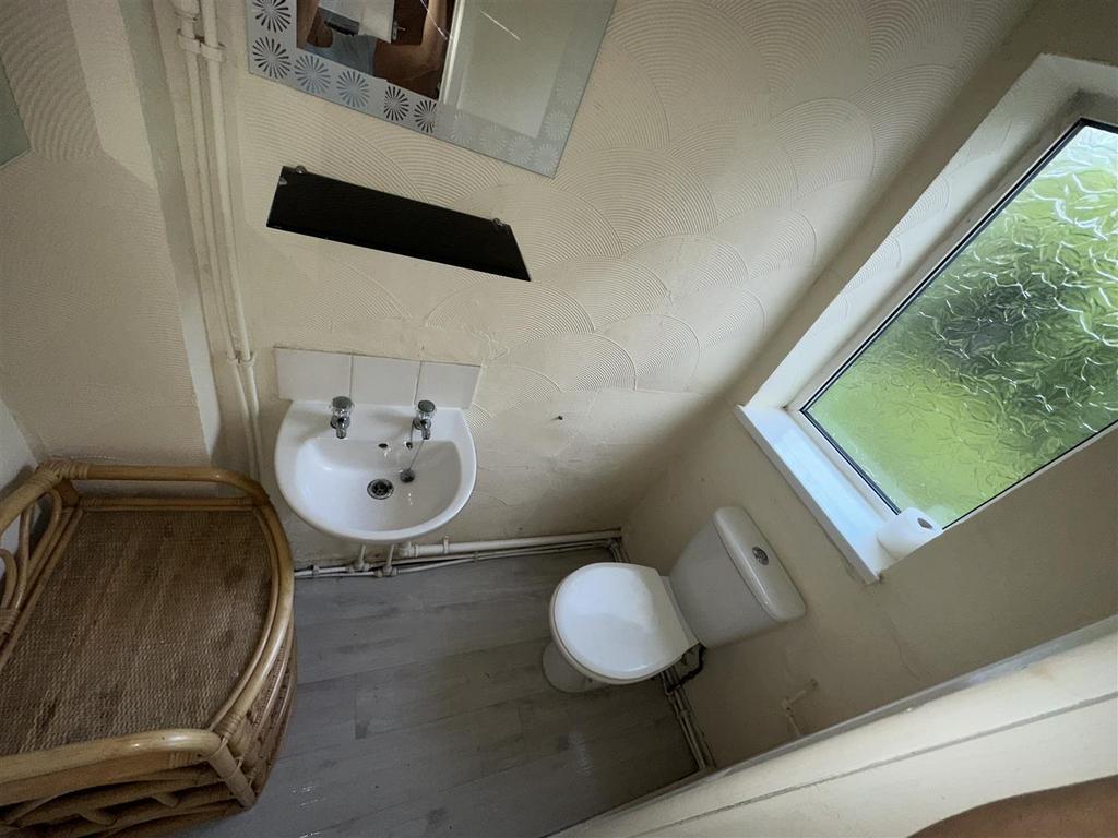Southport Road, Bootle, Liverpool 3 bed semidetached house £800 pcm (£185 pw)