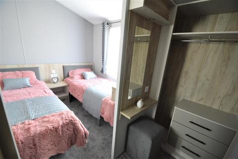 2 bedroom bungalow for sale, Crew Green, Shrewsbury