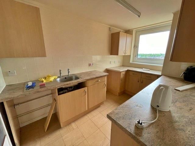 Kitchen 1.jpg