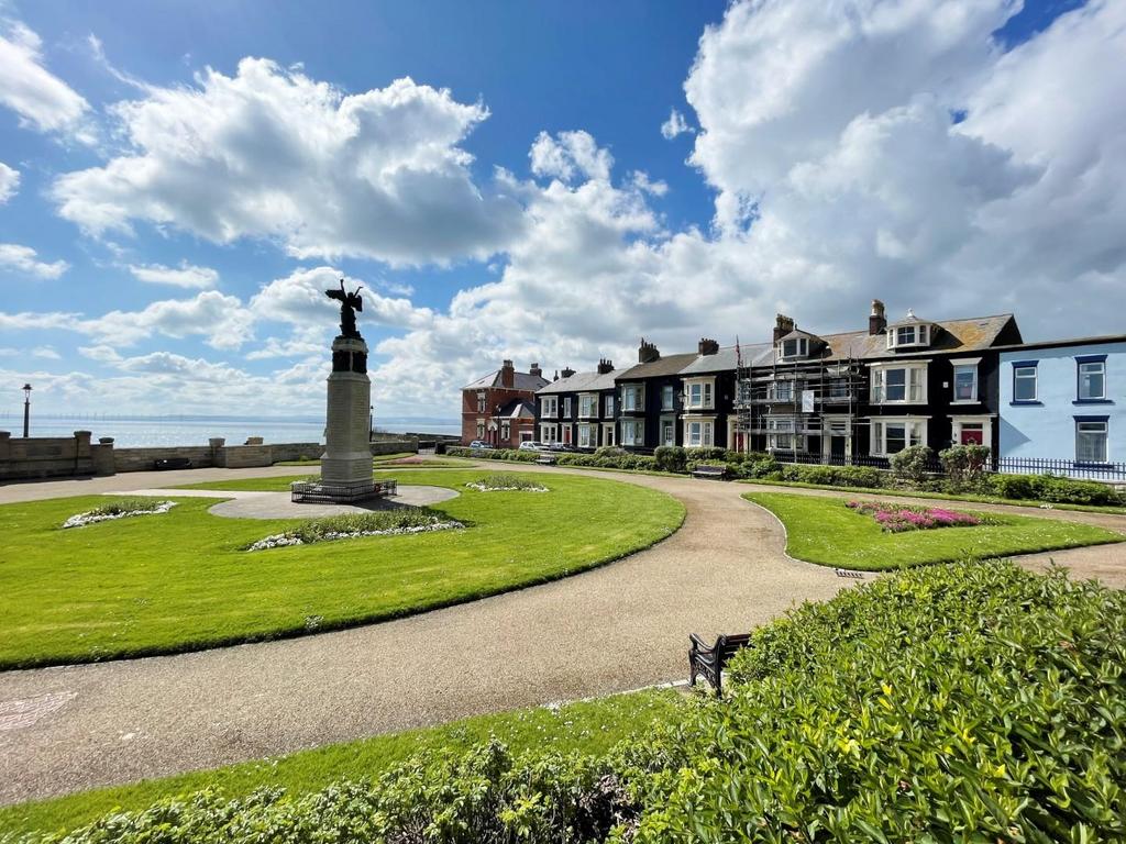 Set back view of radcliffe terrace