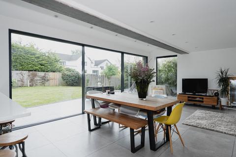 23 Fairacres, Tadworth, KT20 5QT