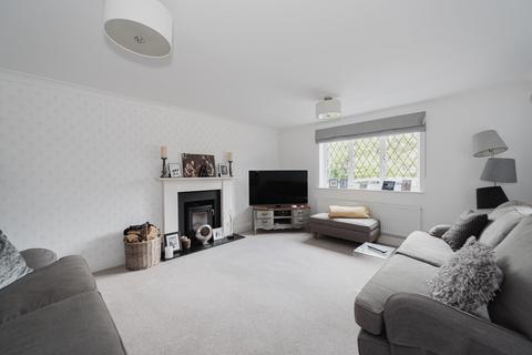 23 Fairacres, Tadworth, KT20 5QT