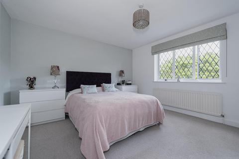 23 Fairacres, Tadworth, KT20 5QT