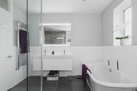 23 Fairacres, Tadworth, KT20 5QT