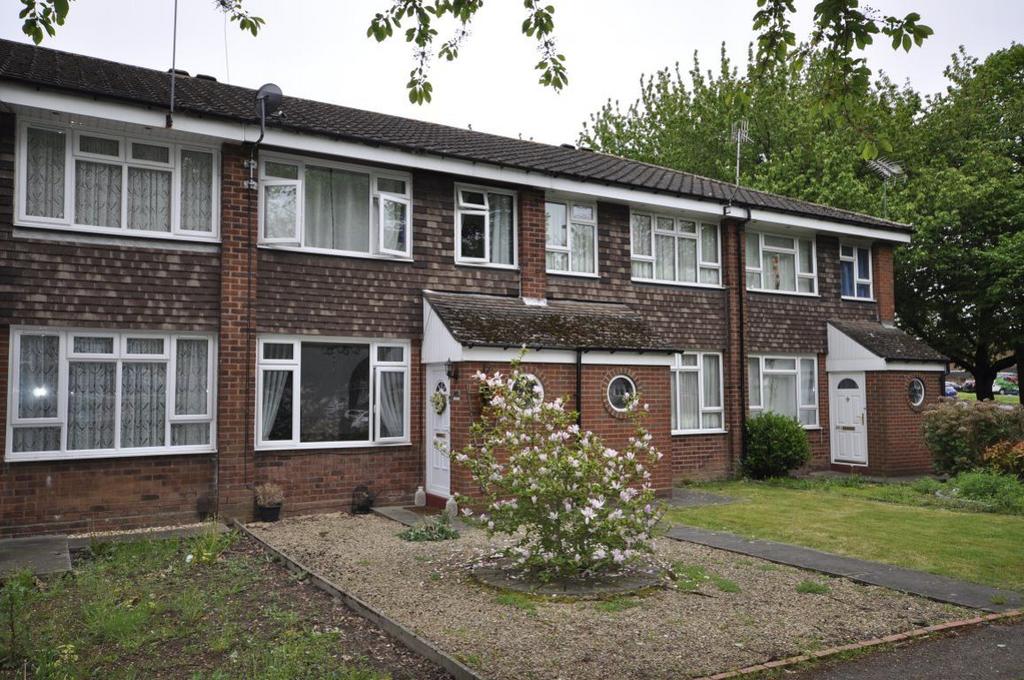 Bromley Lane, Kingswinford 3 bed terraced house £775 pcm (£179 pw)