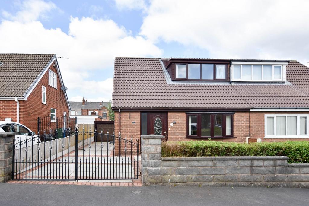 Winton Avenue, Pemberton, Wigan, WN5 9HQ 2 bed semidetached house for
