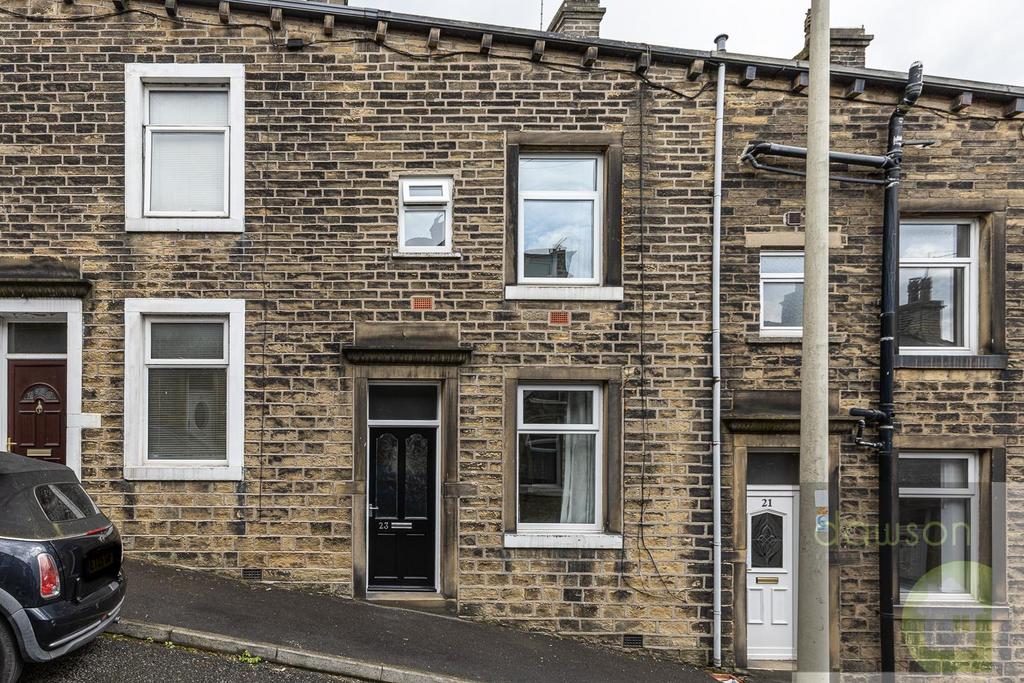 John Street, Greetland, Halifax 3 bed terraced house £775 pcm (£179 pw)