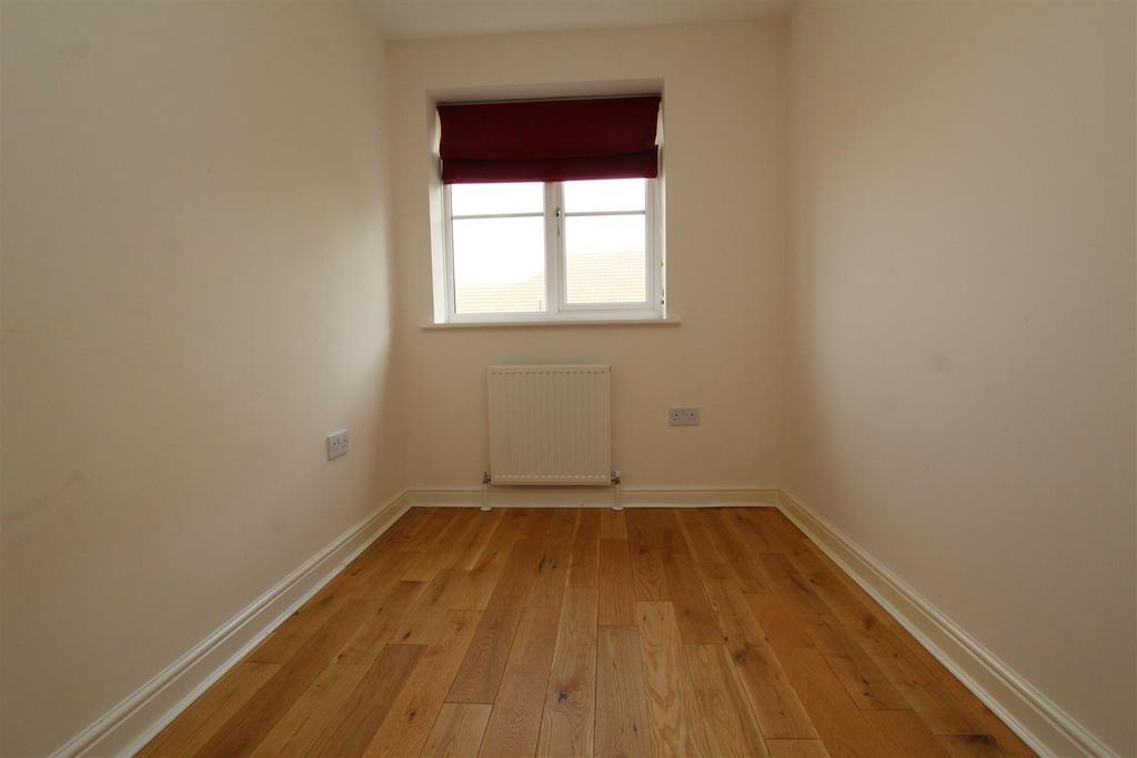 Willow Road, Enfield 3 bed house £1,800 pcm (£415 pw)