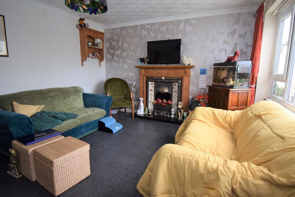 Highfield Road, South Shields 2 bed terraced house for sale £100,000