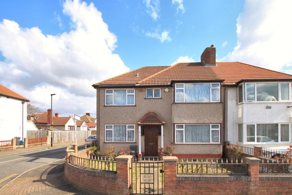Munster Avenue, Hounslow TW4 5 bed semidetached house £599,950