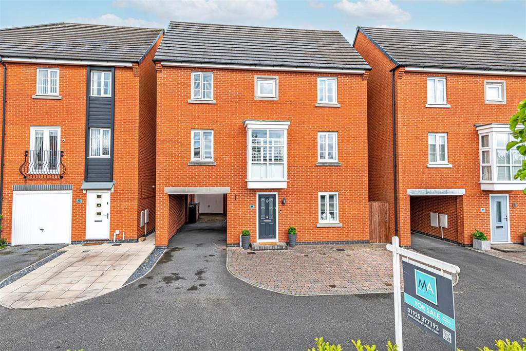 Indiana Grove, Great Sankey, Warrington 4 bed detached house £460,000