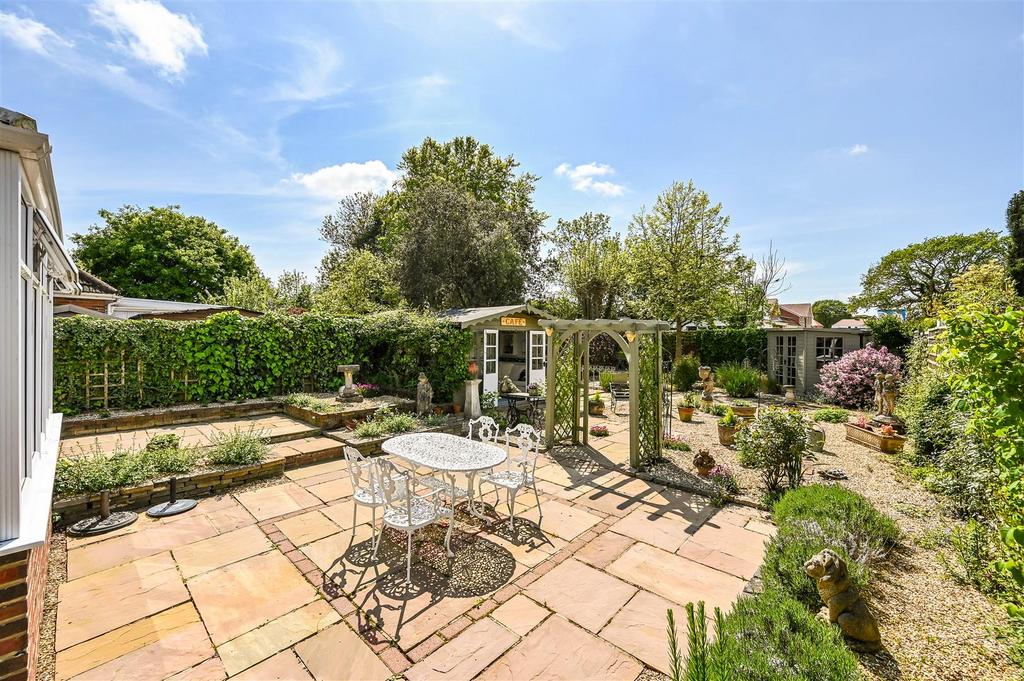Woodgate Close, Woodgate 2 bed semidetached bungalow £385,000