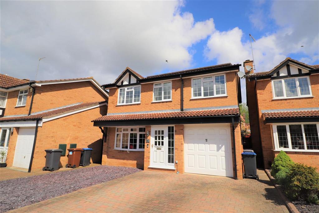 Marlowe Close, East Hunsbury, Northampton 4 bed detached house for sale