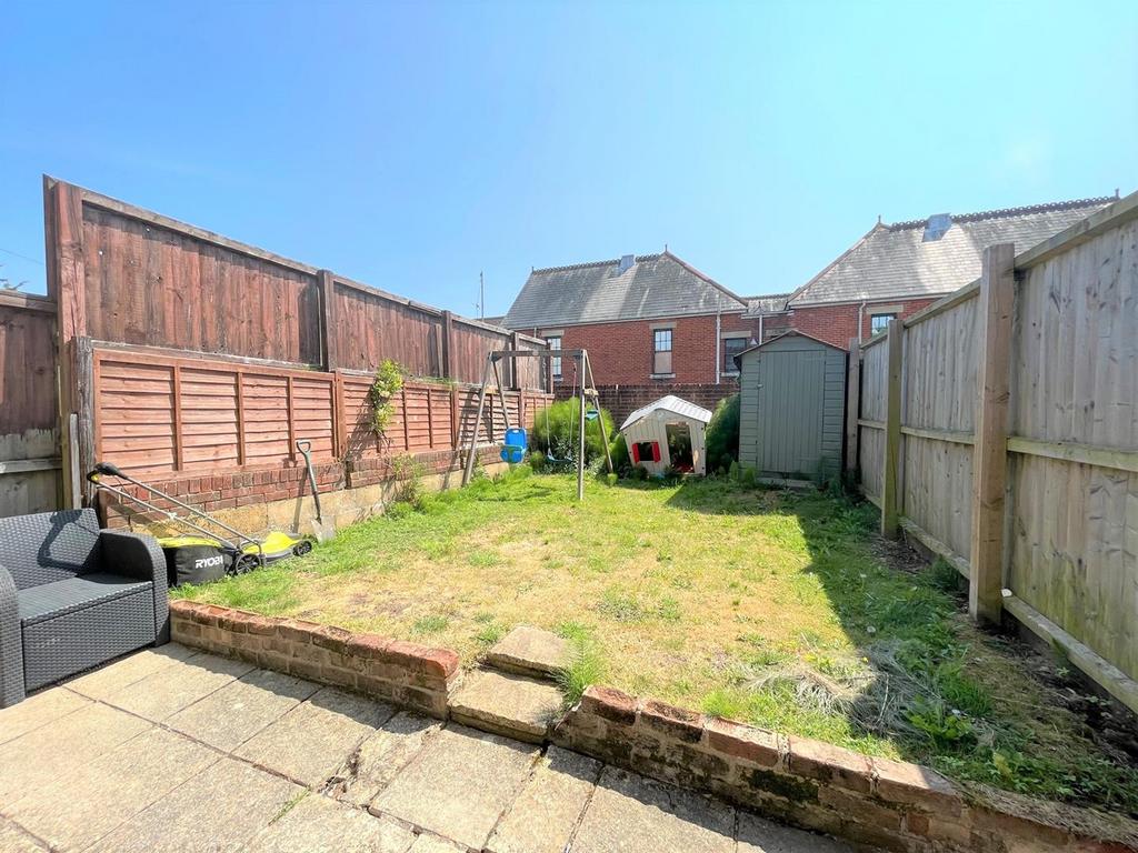 St. Davids Road, East Cowes 2 bed terraced house for sale £210,000