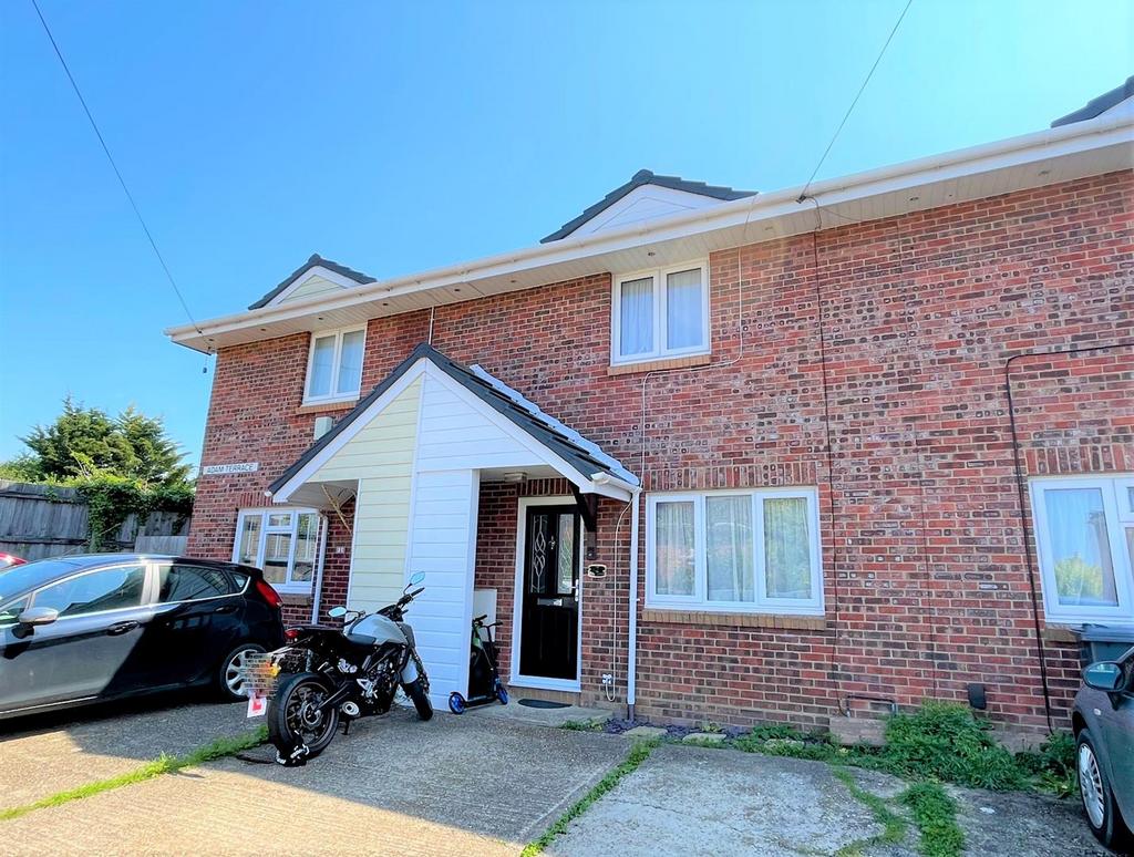 St. Davids Road, East Cowes 2 bed terraced house for sale £199,950