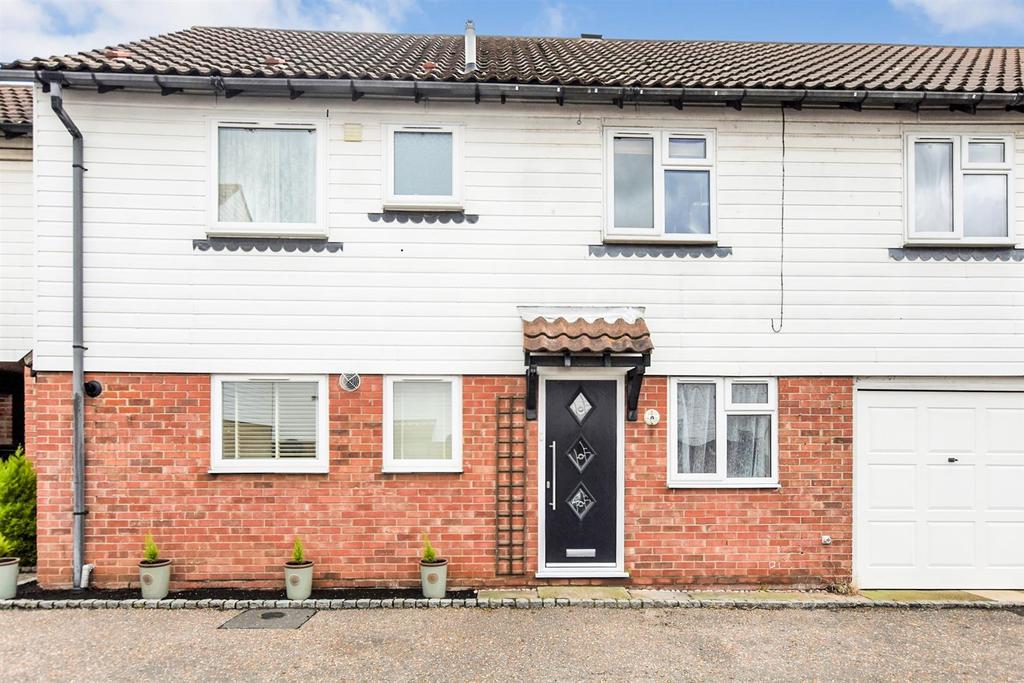 Keats Square, South Woodham Ferrers 3 bed terraced house for sale £