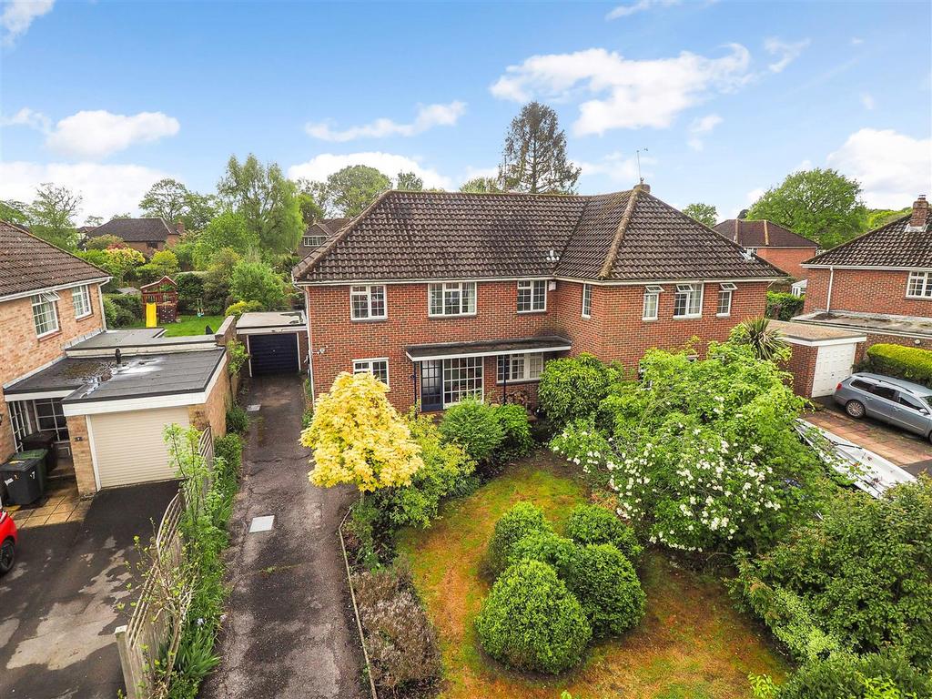Barnfield Road, Petersfield 4 bed semidetached house for sale £825,000