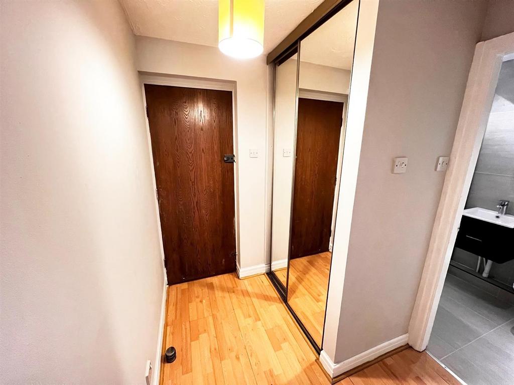 Brackenwood Mews, Wilmslow Studio £695 pcm (£160 pw)