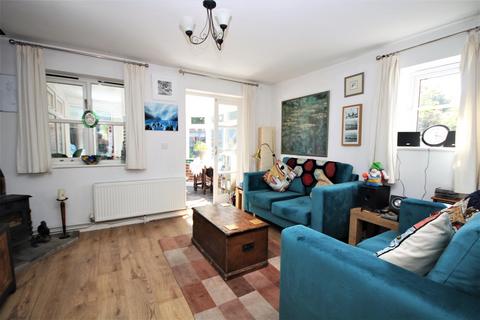 4 bedroom semi-detached house for sale - Totland, PO39 0DL