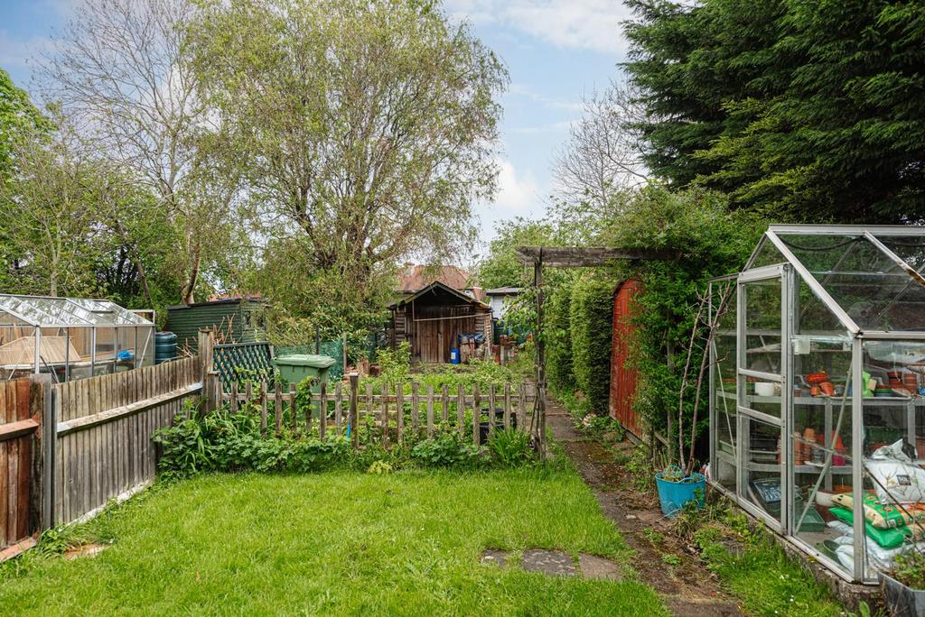 Mavis close