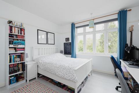 9 Mavis Close, Epsom, KT19 0PZ