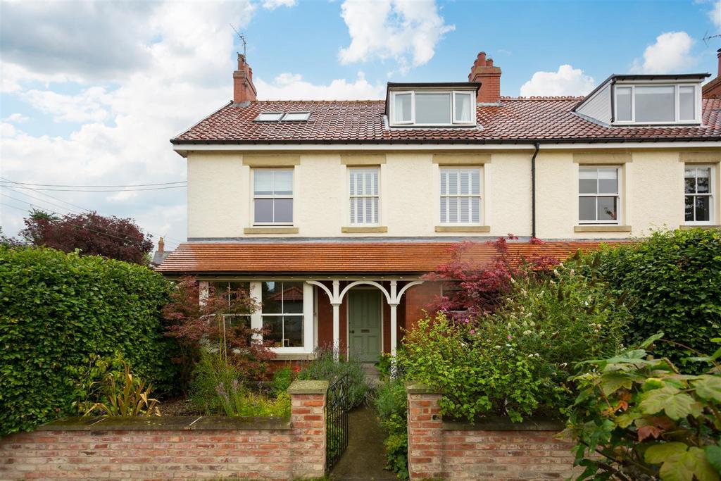 Middleton Road, Pickering 5 bed house £465,000