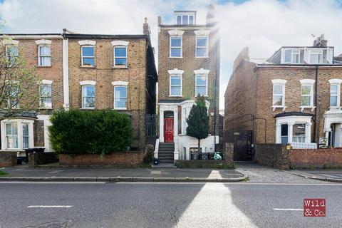 52 Cricketfield Road, London, E5 8NS