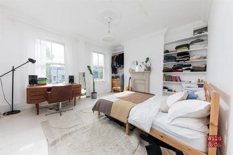 52 Cricketfield Road, London, E5 8NS