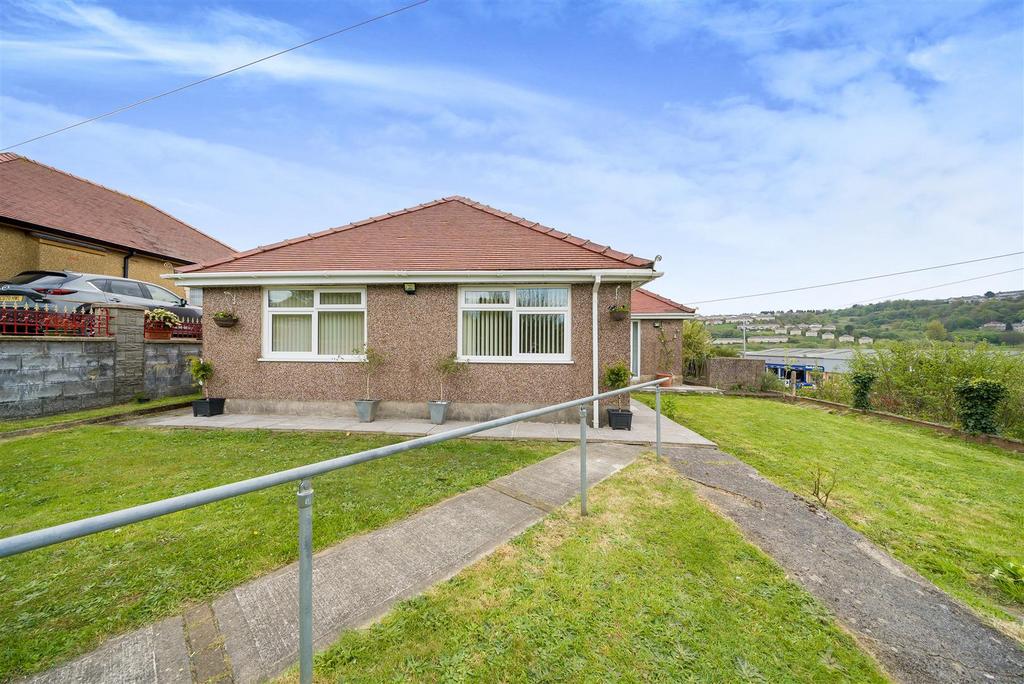 Vicarage Lane, Cwmdu, Swansea 3 bed detached bungalow for sale £240,000