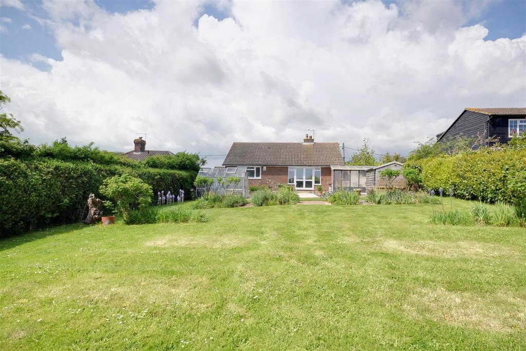 Mill Corner, Northiam 2 bed detached bungalow for sale £550,000