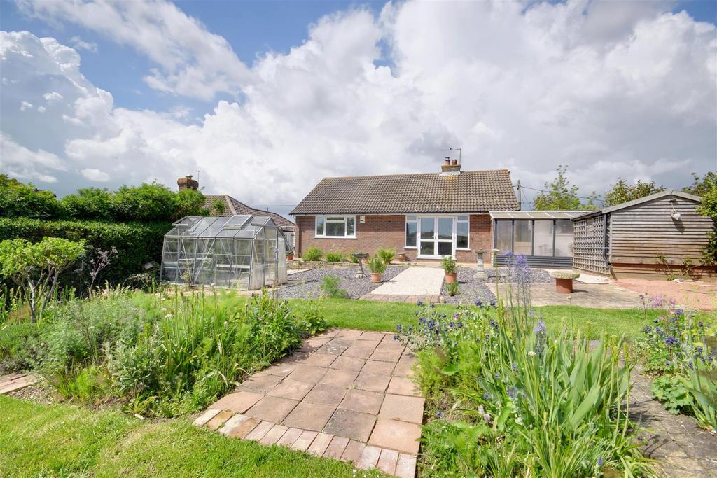 Mill Corner, Northiam 2 bed detached bungalow £485,000