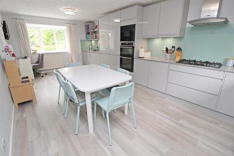 1 Craddocks Close, Bradwell, Milton Keynes, MK13 9DX