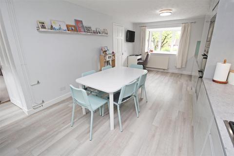 1 Craddocks Close, Bradwell, Milton Keynes, MK13 9DX