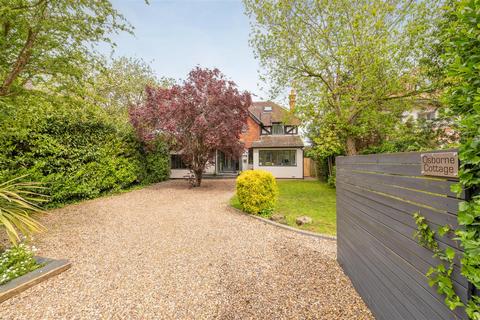 Osborne Cottage Avenue Road, Maidenhead, SL6 1UG