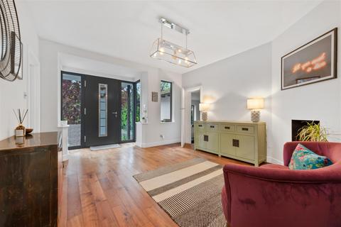 Osborne Cottage Avenue Road, Maidenhead, SL6 1UG