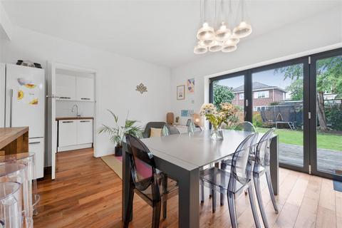 Osborne Cottage Avenue Road, Maidenhead, SL6 1UG