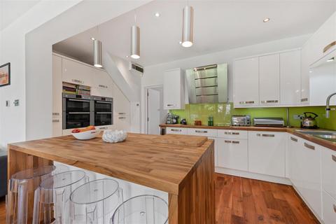 Osborne Cottage Avenue Road, Maidenhead, SL6 1UG