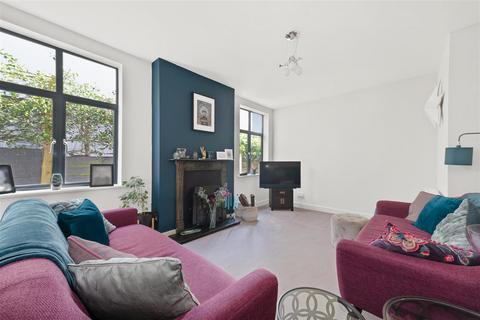 Osborne Cottage Avenue Road, Maidenhead, SL6 1UG