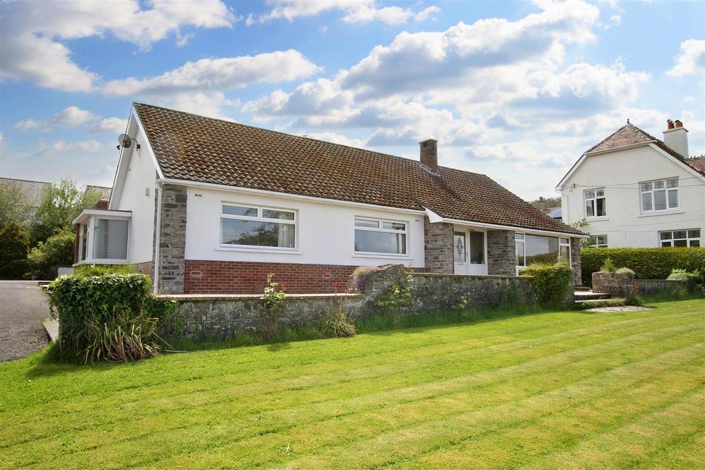 New Quay 3 bed detached bungalow for sale £440,000