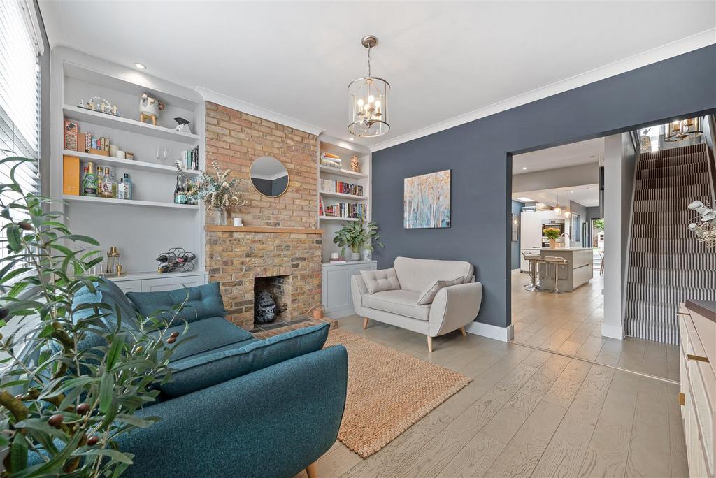 St. Leonards Road, Windsor 3 bed terraced house for sale £700,000