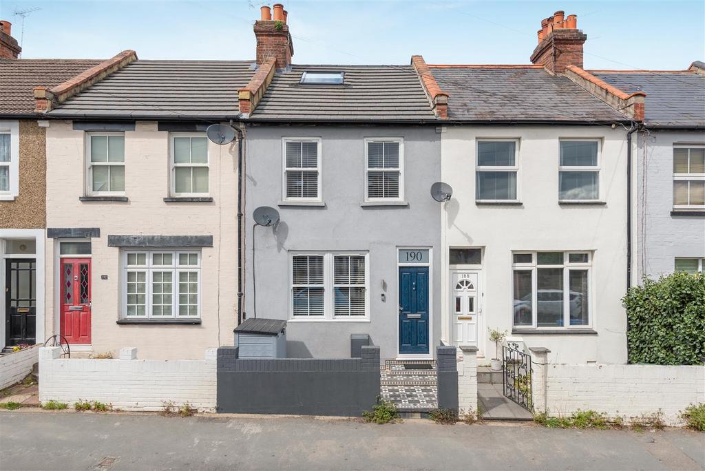St. Leonards Road, Windsor 3 bed terraced house for sale £700,000