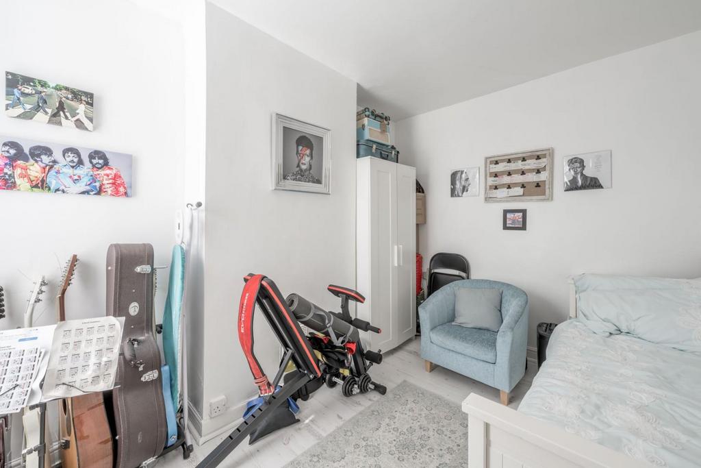 Second bedroom