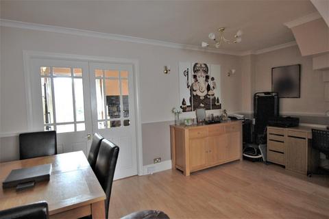 10 Birkdale Road, London, SE2 9HX