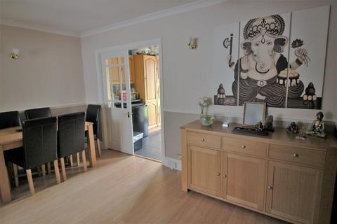10 Birkdale Road, London, SE2 9HX