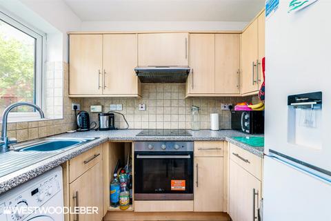 110 Bushbarns, Cheshunt, Waltham Cross, EN7 6EE