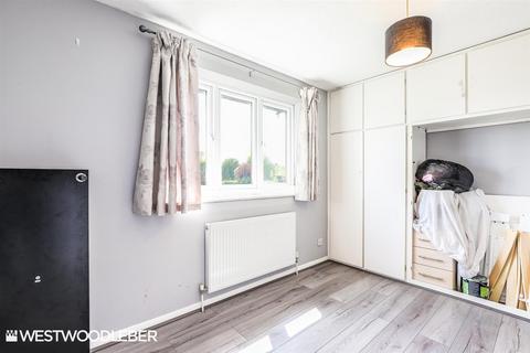 110 Bushbarns, Cheshunt, Waltham Cross, EN7 6EE