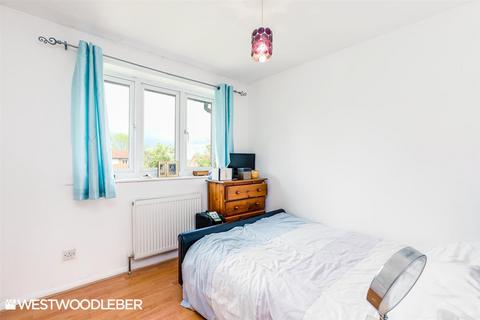 110 Bushbarns, Cheshunt, Waltham Cross, EN7 6EE