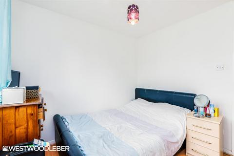 110 Bushbarns, Cheshunt, Waltham Cross, EN7 6EE