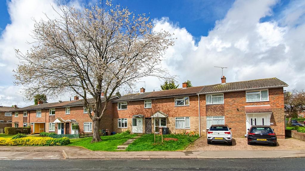 Harvey Road, Stevenage 2 bed terraced house £1,350 pcm (£312 pw)